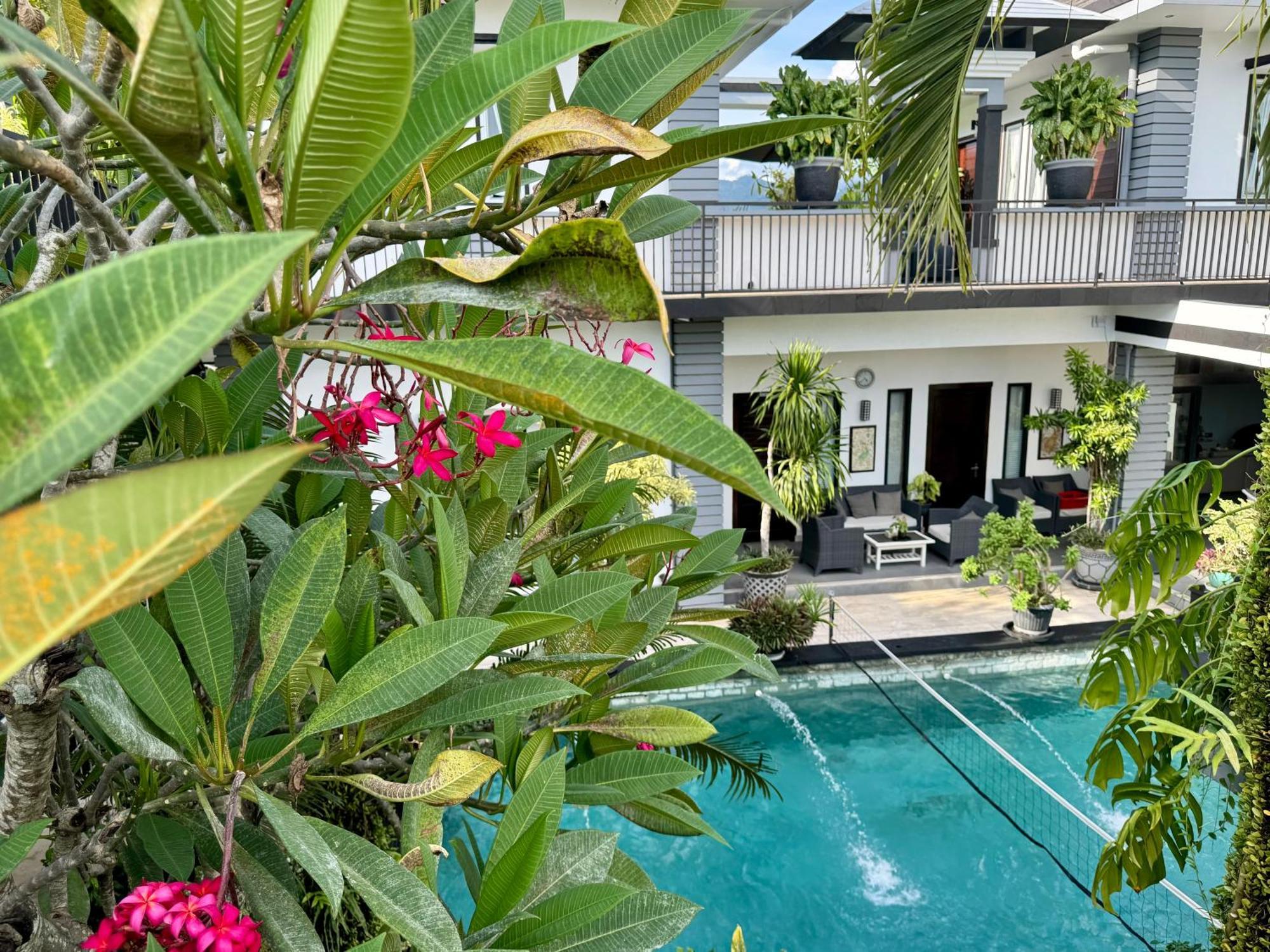 Villa Rumah Putih Abu Abu Senggigi Zewnętrze zdjęcie